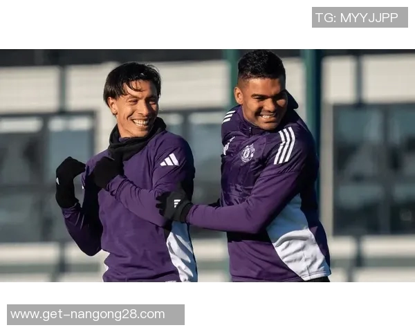 马丁内斯：从足球场上的明星到生活中的传奇人物之路探索