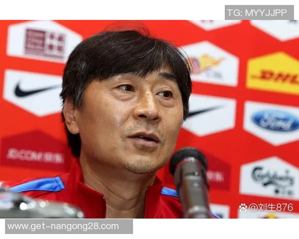 国内足球明星简历排名榜揭晓各大球员成就与实力对比分析